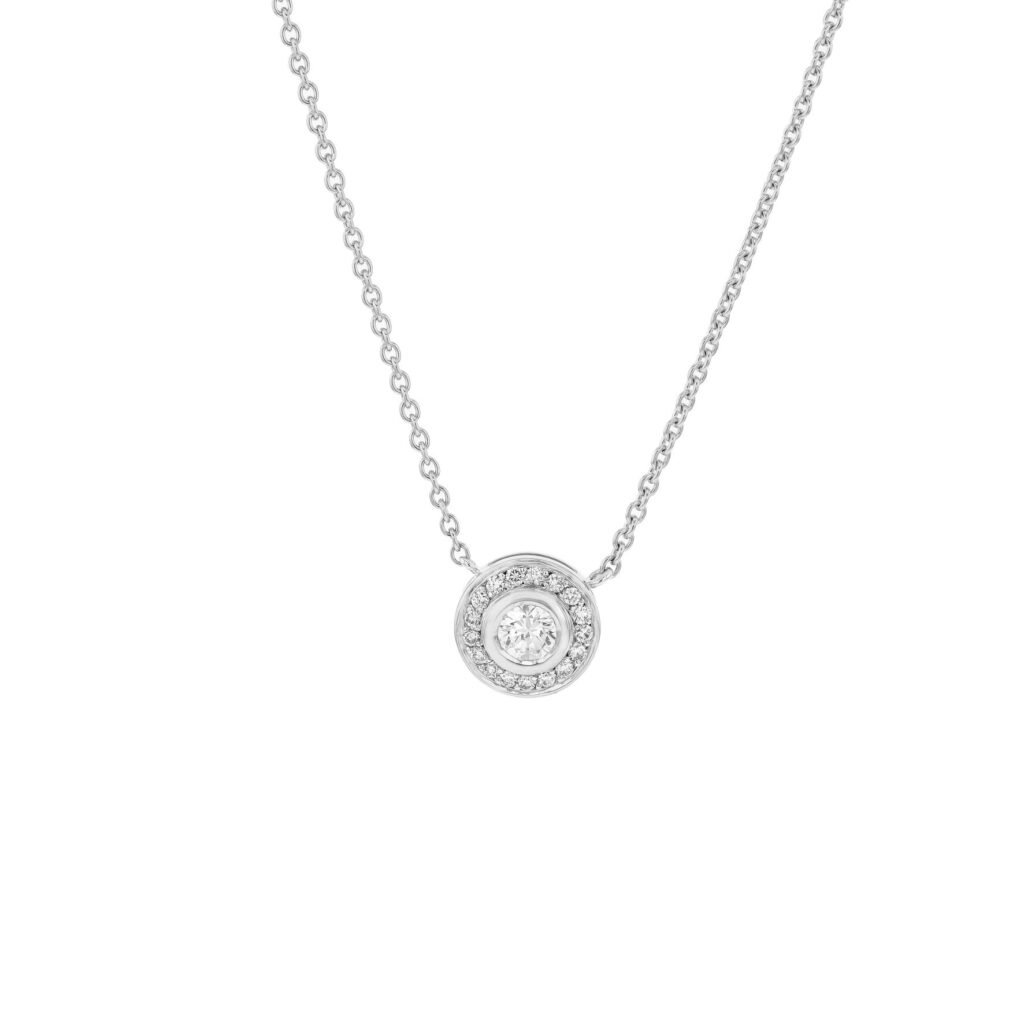 18K Diamond Necklace with centre diamond=.35ct side diamonds=.15ct on 45cm chain