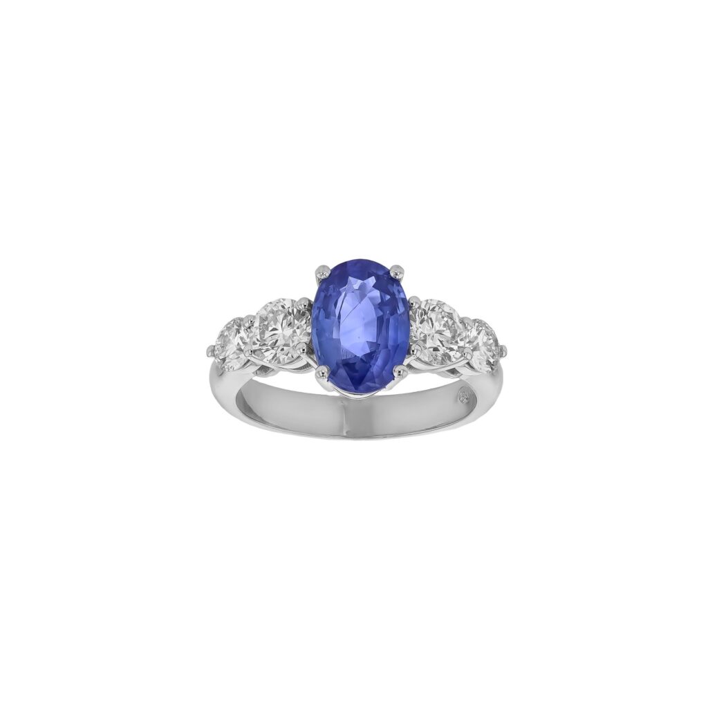 18K 2.38CT Oval Sapphire Ring with 4Diamonds=1.26ct