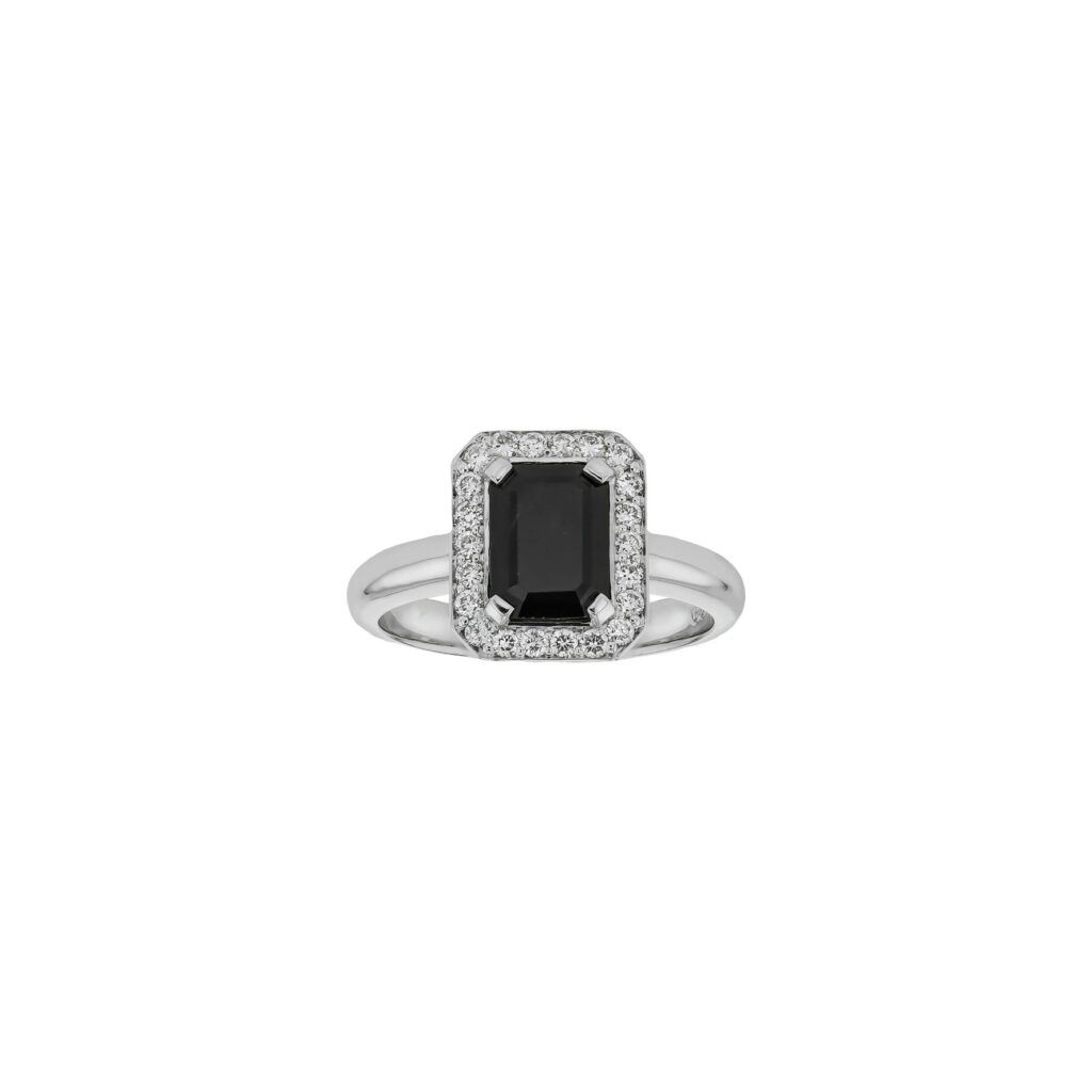 18K Emerald cut Sapphire Ring with 22Diamonds