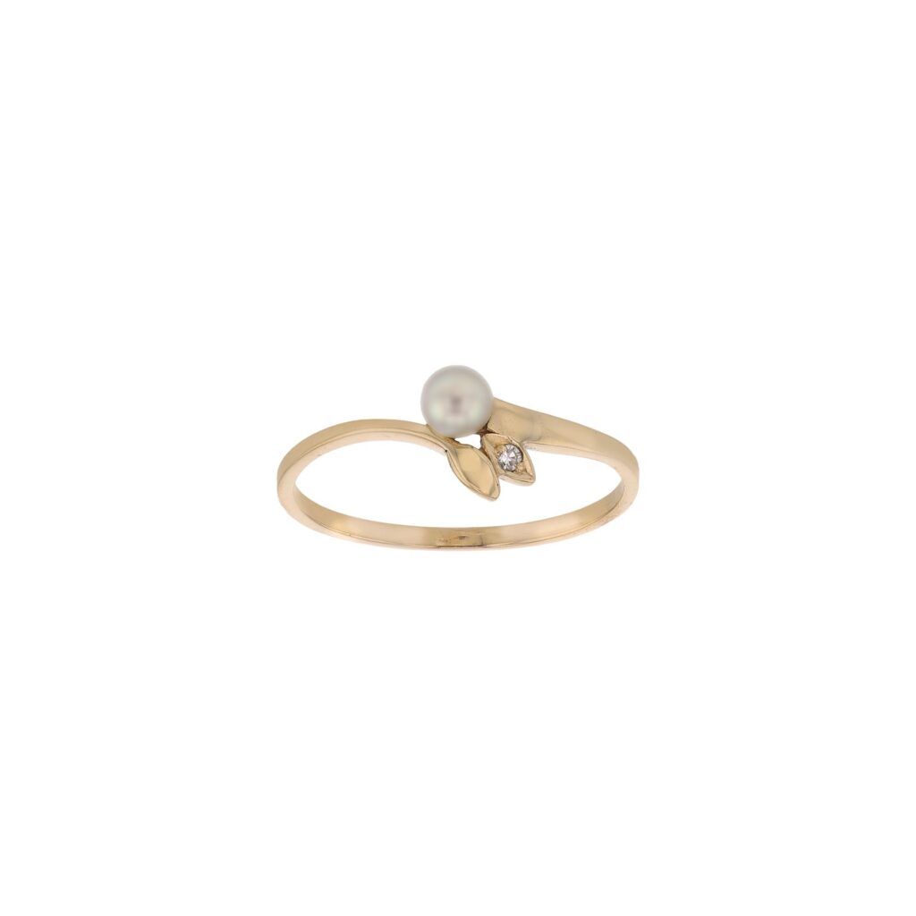 9K 3.4mm Fresh Water pearl with 1Diamond