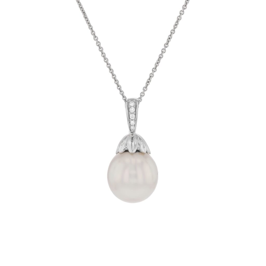 18K 12mm South Sea Pearl Pendant with 11Diamonds=.10ct with Enhancer