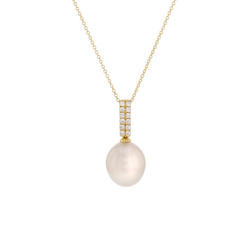 18K 10mm South Sea Pearl Pendant with 12Diamonds=.15ct